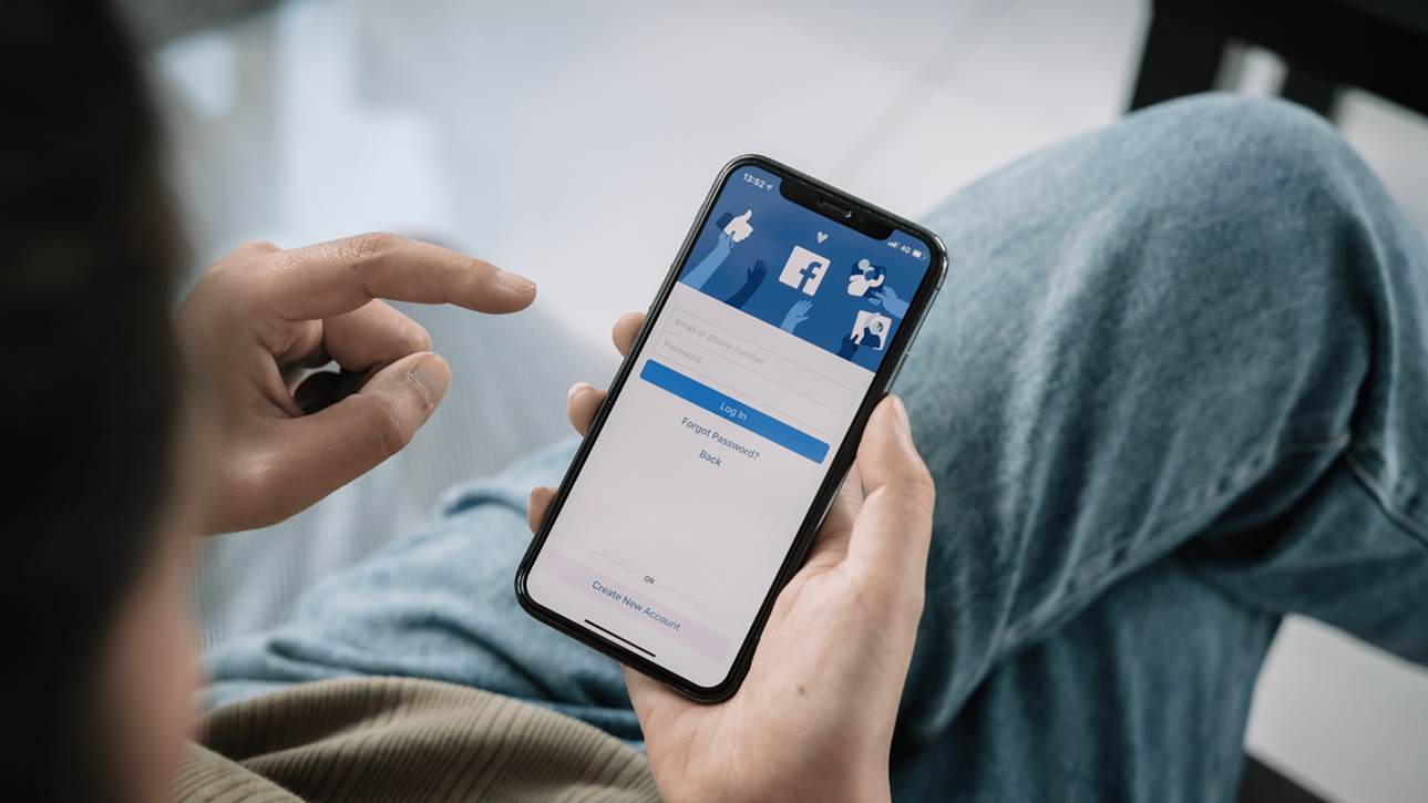 The Facebook Paradox Building Connections While Breaking Boundaries